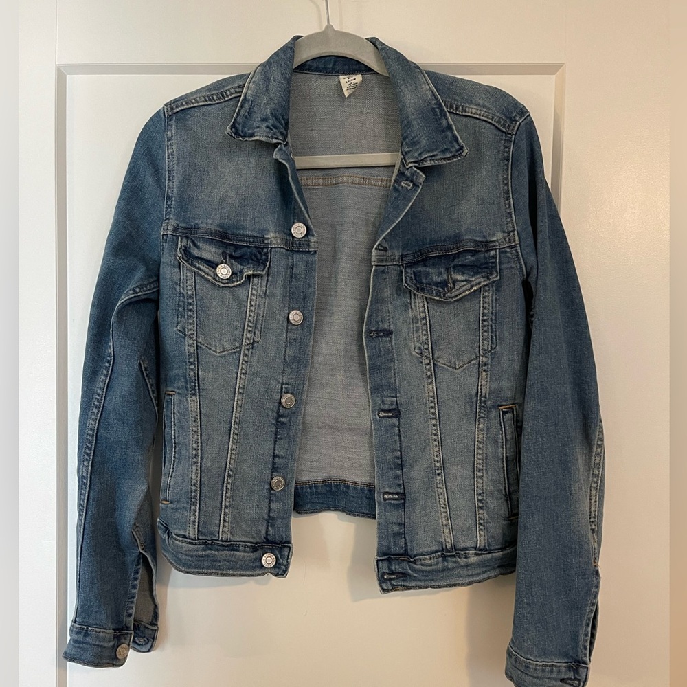Jean jacket in size 6